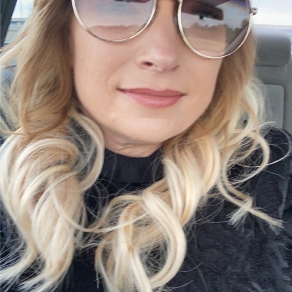 Meet your Posher, Lisa